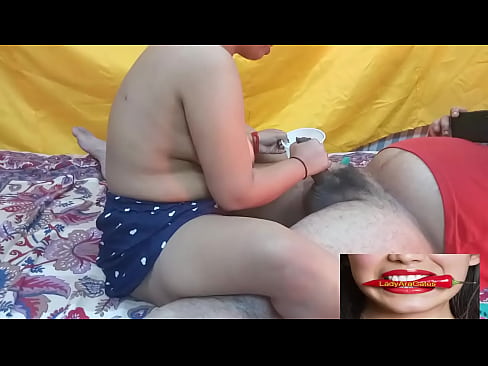 Bhabhi gives blowjob