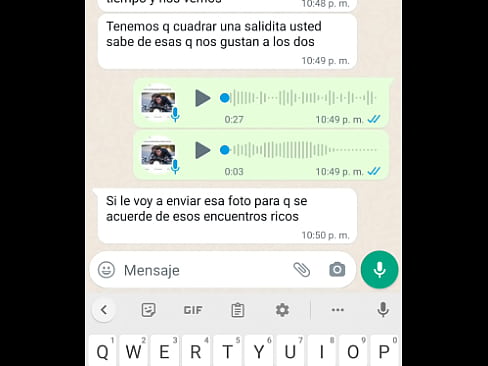 WhatsApp hot con la comadre María a escondidas  uff