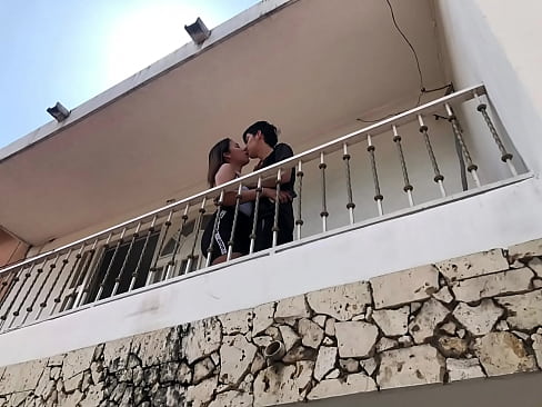 milf madura se folla a su vecino latino de 18 aÑos colombiano a el le encanta el culo grande porno en espanol
