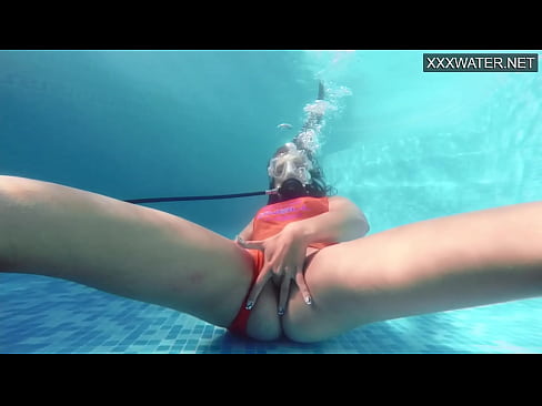 Italian underwater orgasming which Amelie