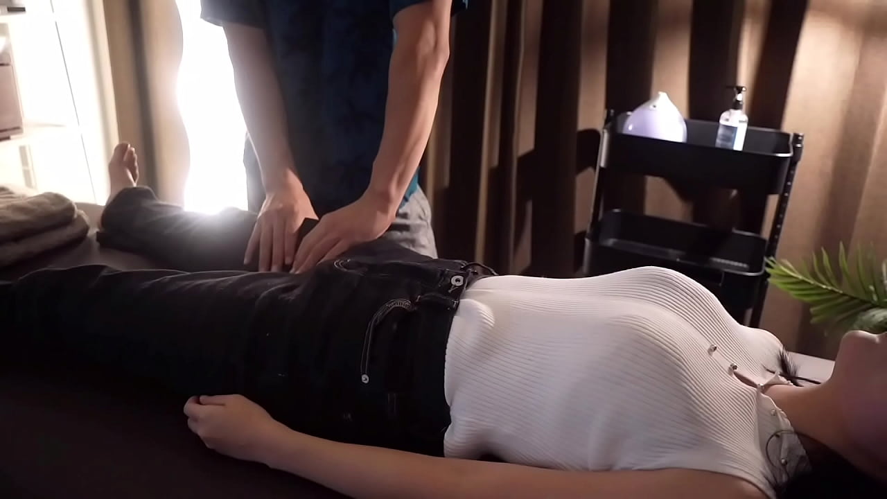 Fuck... Forbidden insertion during erotic massage! Doggy. Cum continuously