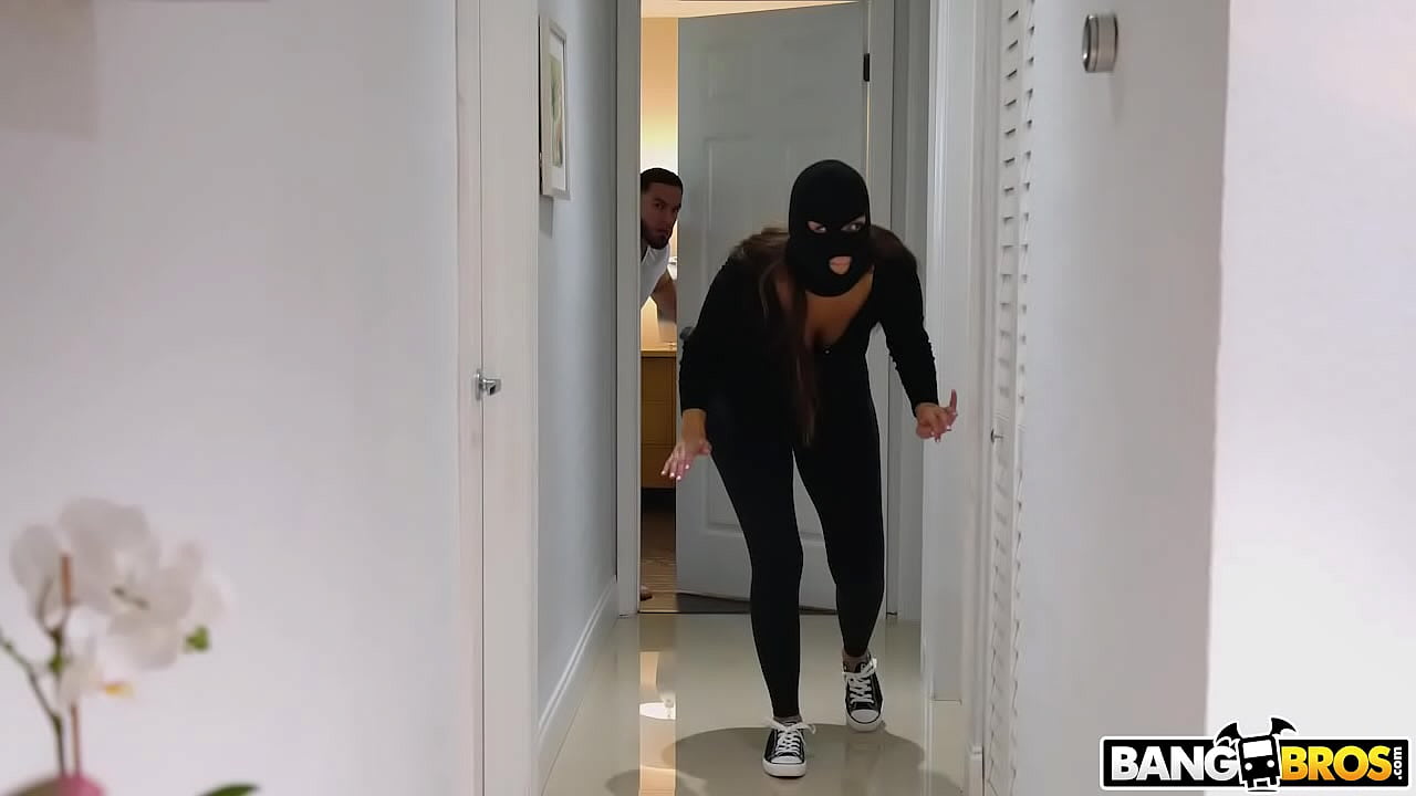 Burglar Gets Tit Slapped