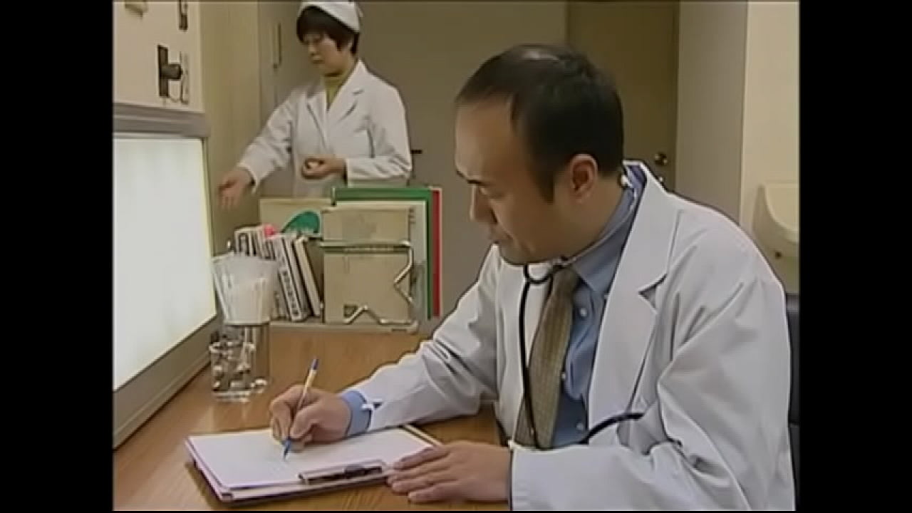 ヘンリー塚本の動画エロ本「自分の患者とハメ狂ってる医者」 2020